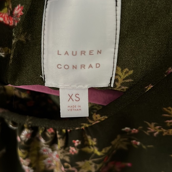 LAUREN Conrad XS Floral ColdShoulder Back ButtonUp Top Brown Floral pat… - Picture 4 of 13